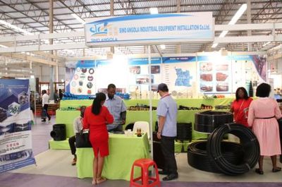 安哥拉工业博览会上的特殊“讲解员” 会展服务的新亮点